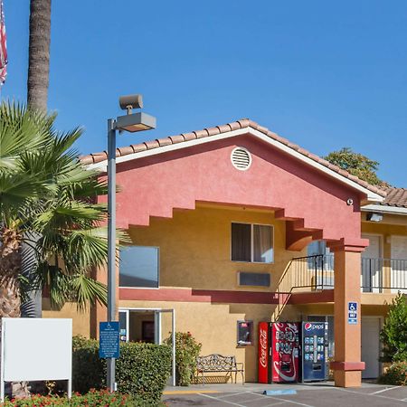 Econo Lodge Inn & Suites Lodi - Wine Country Area Buitenkant foto