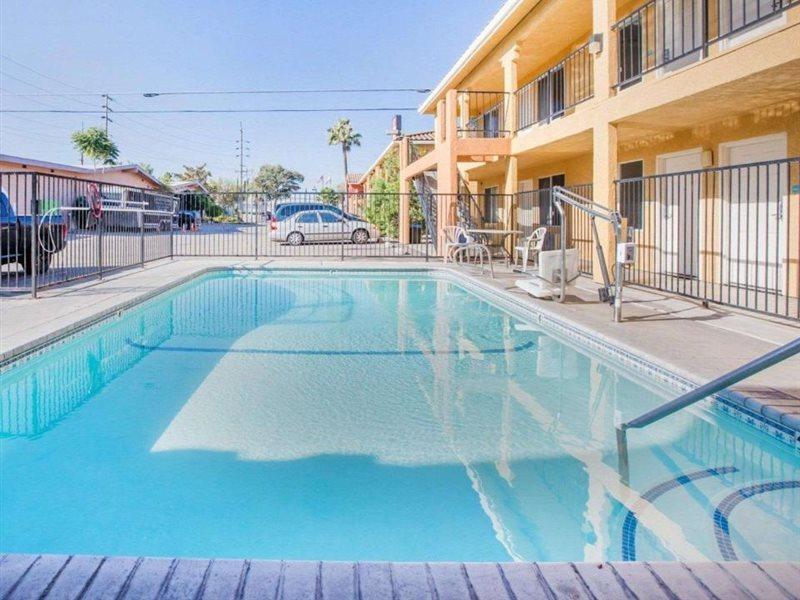 Econo Lodge Inn & Suites Lodi - Wine Country Area Buitenkant foto