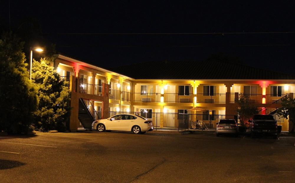 Econo Lodge Inn & Suites Lodi - Wine Country Area Buitenkant foto