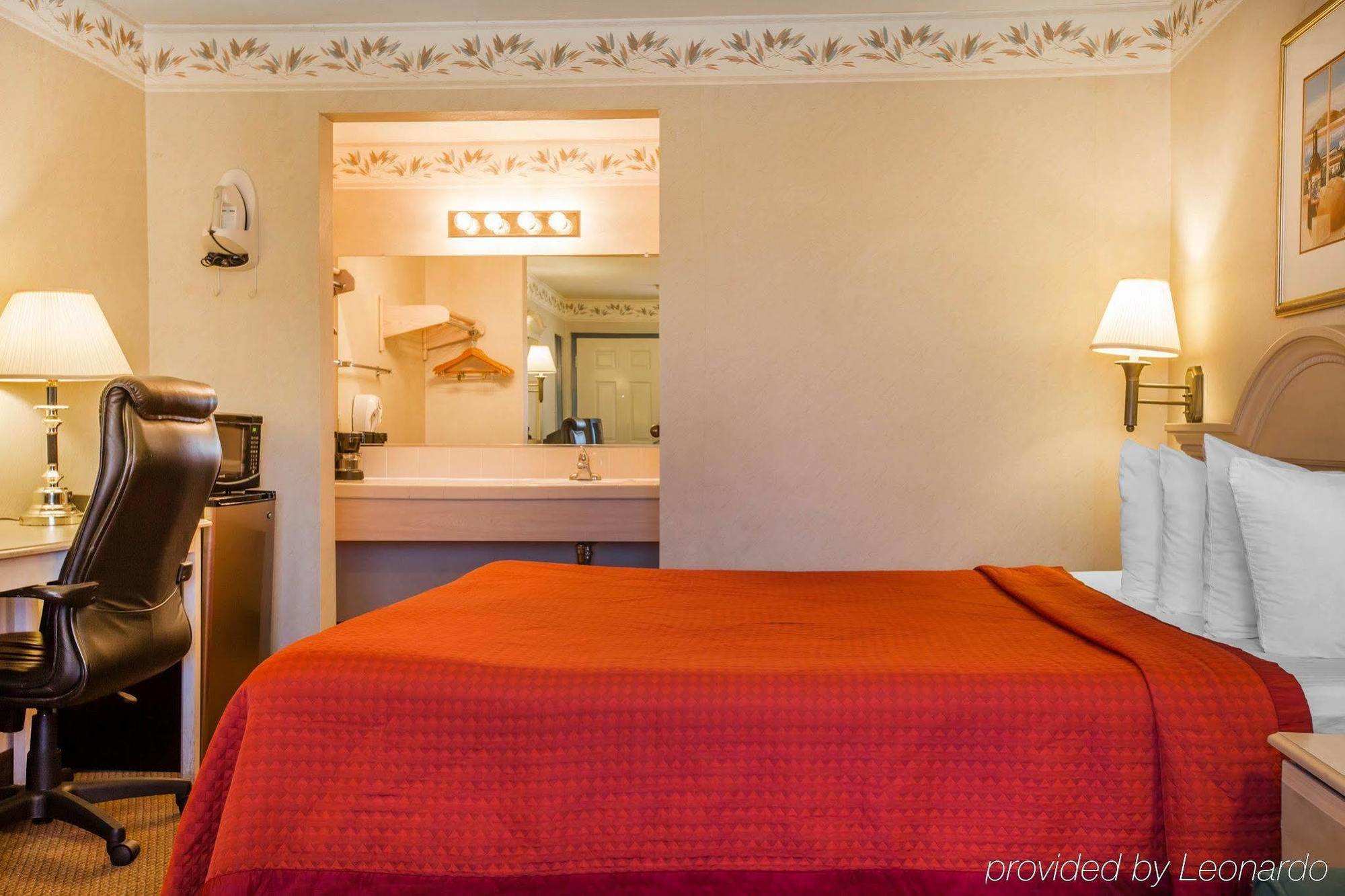 Econo Lodge Inn & Suites Lodi - Wine Country Area Buitenkant foto