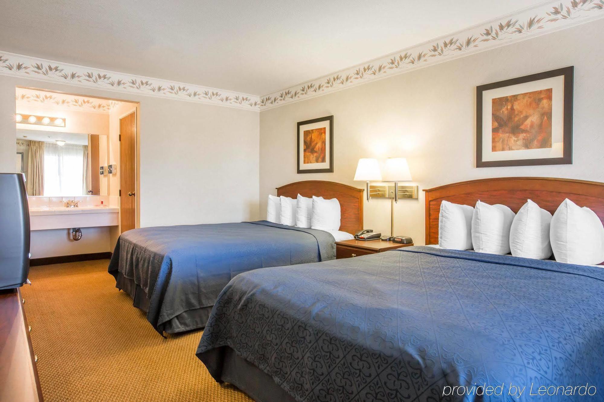 Econo Lodge Inn & Suites Lodi - Wine Country Area Buitenkant foto