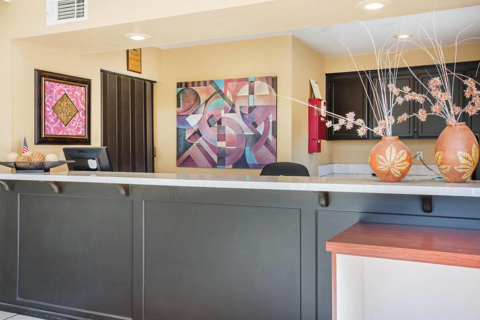 Econo Lodge Inn & Suites Lodi - Wine Country Area Buitenkant foto