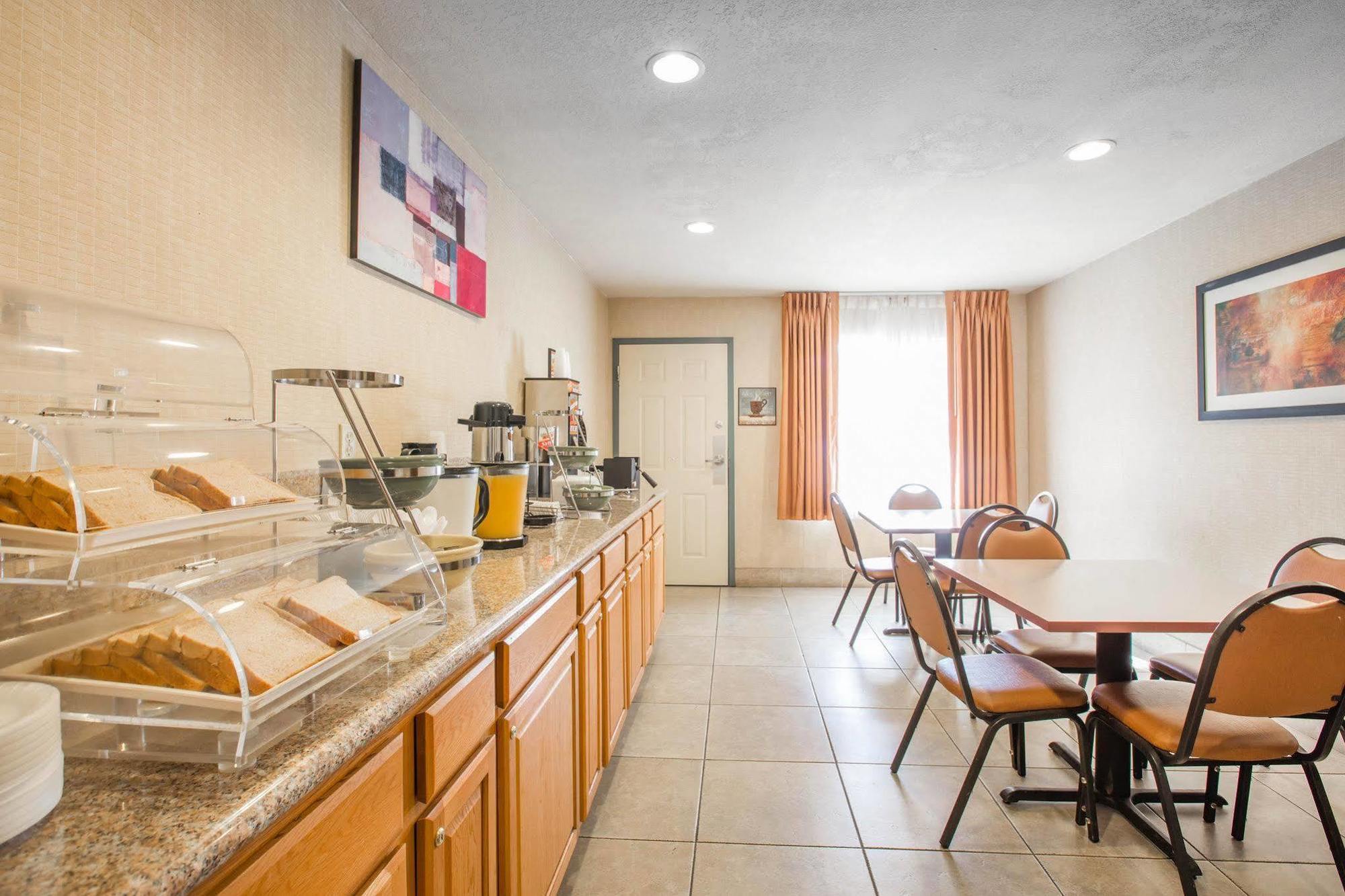 Econo Lodge Inn & Suites Lodi - Wine Country Area Buitenkant foto