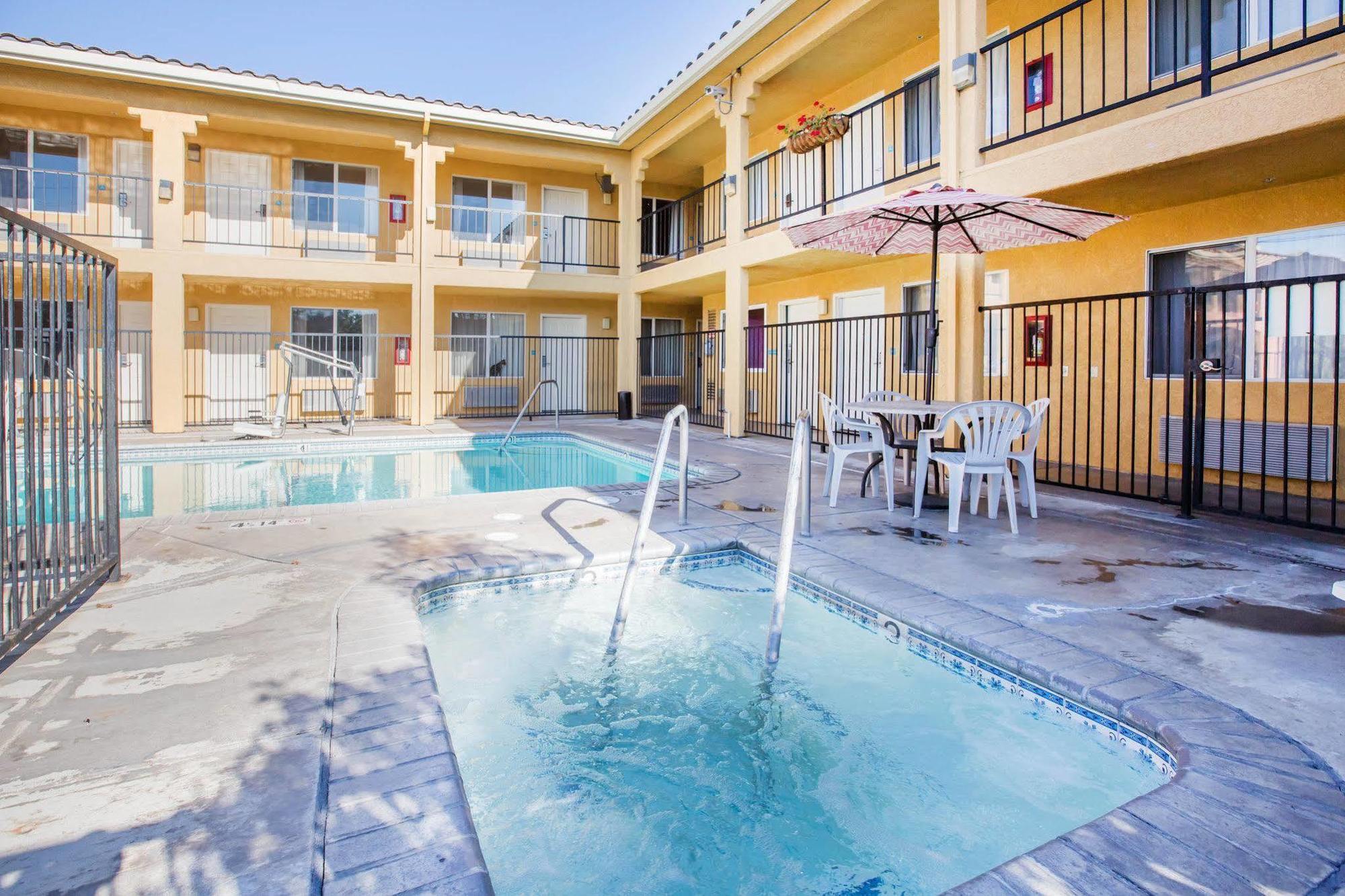 Econo Lodge Inn & Suites Lodi - Wine Country Area Buitenkant foto
