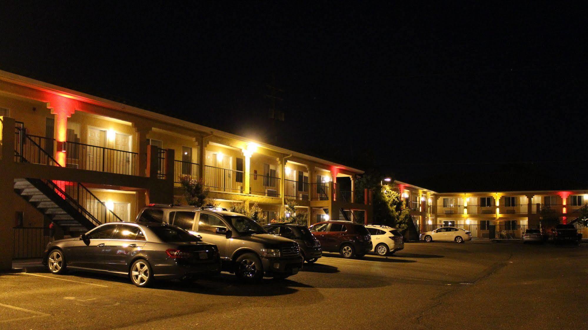 Econo Lodge Inn & Suites Lodi - Wine Country Area Buitenkant foto